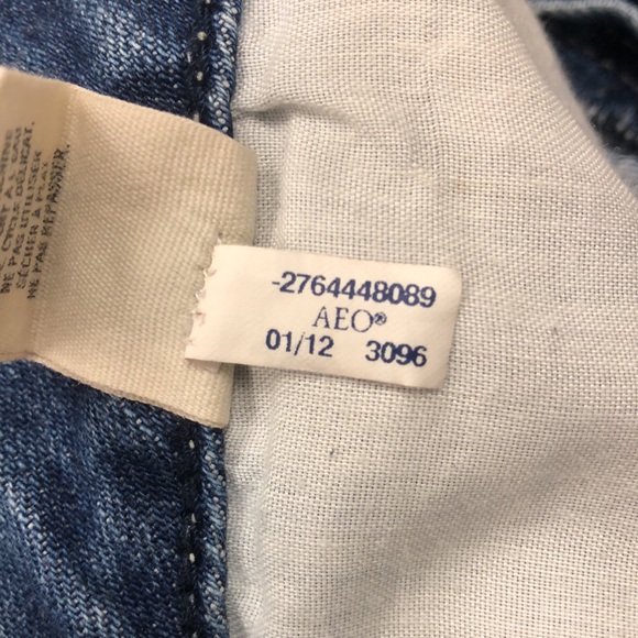 American Eagle Women’s CutOff Peak-A-Boo Glitter Star Pockets Jean Shorts/Size:4 - Picture 6 of 10